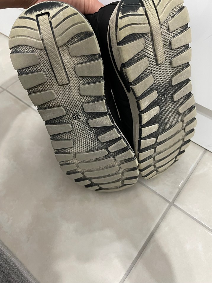 Fermuarlı Siyah Kadın Bot - Görsel 4