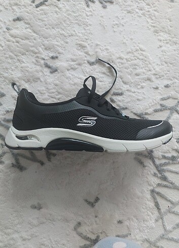 38,5 Beden Skechers 38.5 yeni ve etiketli