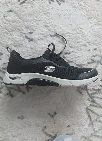 38,5 Beden Skechers 38.5 yeni ve etiketli 