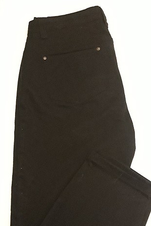 siyah bilekte yeni pantalon 