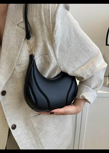 Siyah Deri Tokalı Kadın Çanta - Görsel 4