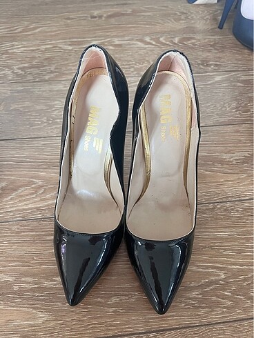 Rugan yüksek topuklu stiletto