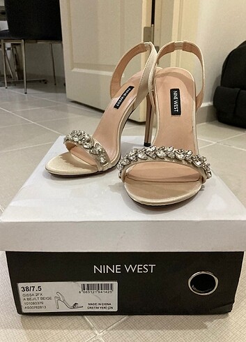 Nine West taşlı topuklu ayakkabı 
