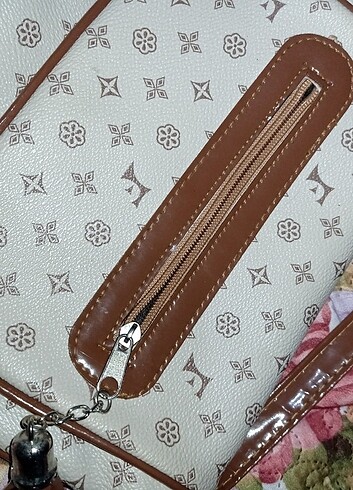 Louis Vuitton Çapraz çanta