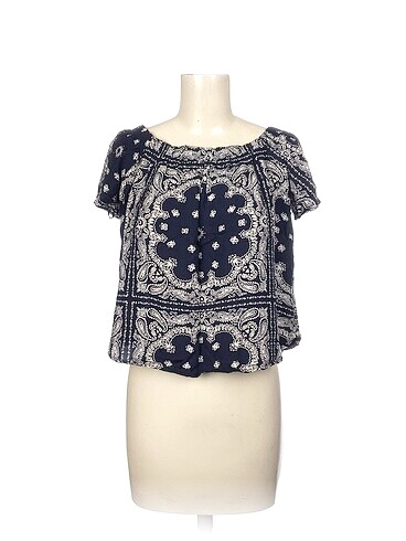 LC Waikiki Bluz %70 İndirimli.