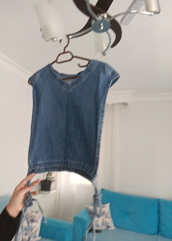 Kız Çocuk V Yaka Kolsuz Mavi Denim Yelek - Görsel 3