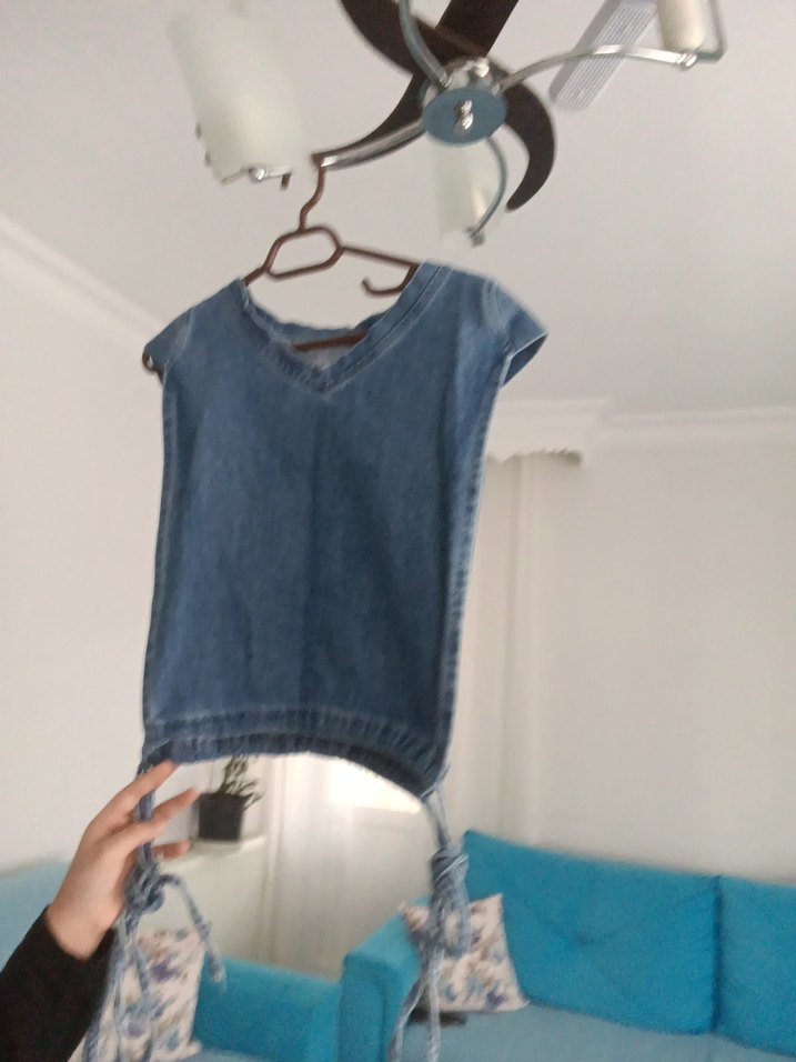 Kız Çocuk V Yaka Kolsuz Mavi Denim Yelek - Görsel 3