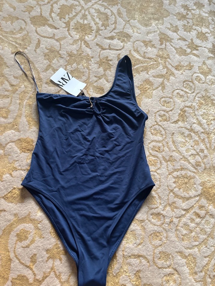 Zara Metal Parçalı Asimetrik Lacivert Mayo - Görsel 4