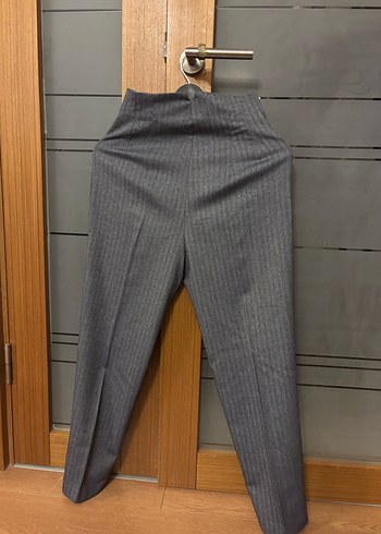 Gri Çizgili Normal Paça Kadın Kumaş Pantolon - Görsel 4