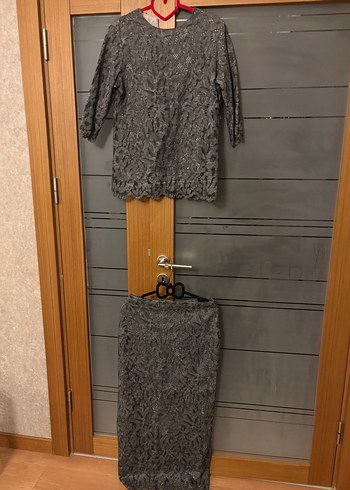 Gri Dantel yarım  Kollu etek bluz takım - Görsel 2