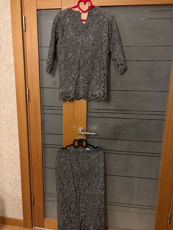 Gri Dantel yarım  Kollu etek bluz takım - Görsel 3