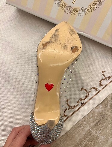 37 Beden beyaz Renk Marcatelli Cinderella taşlı topuklu ayakkabı