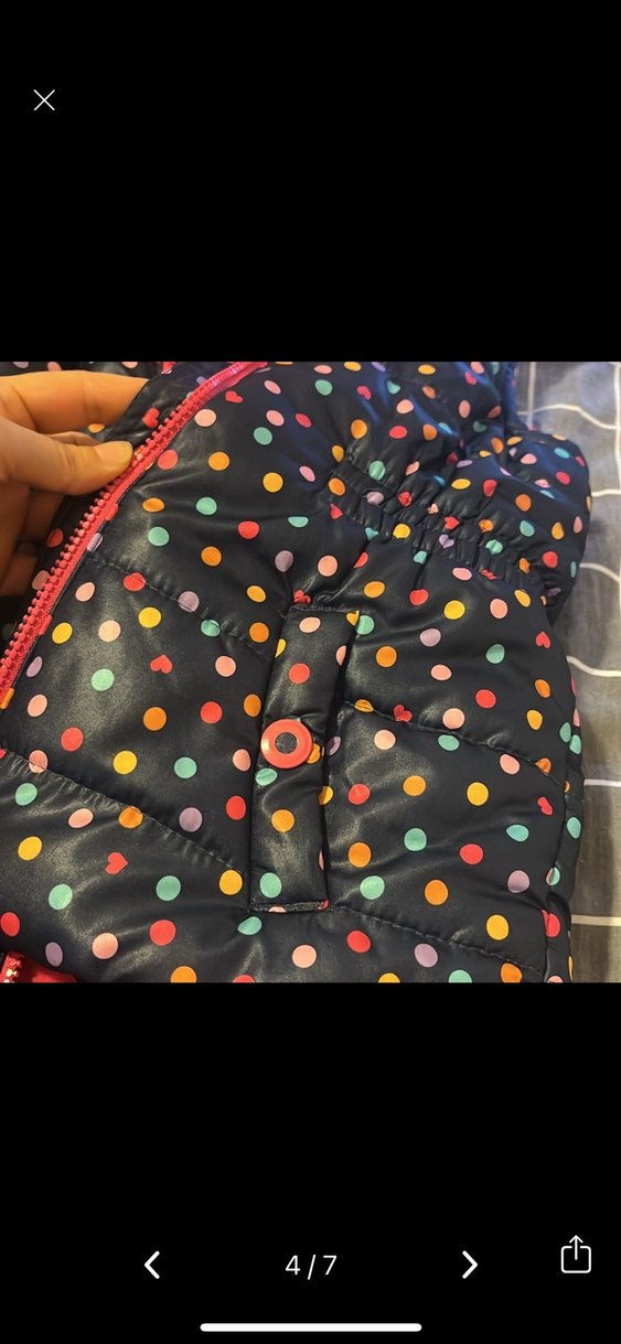 Kapüşonlu, düğmeli, çok renkli puantiyeli kız yeleği - Görsel 5