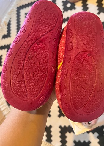 Kız Çocuk Pembe Baskılı Kaydırmaz Terlik - Görsel 4