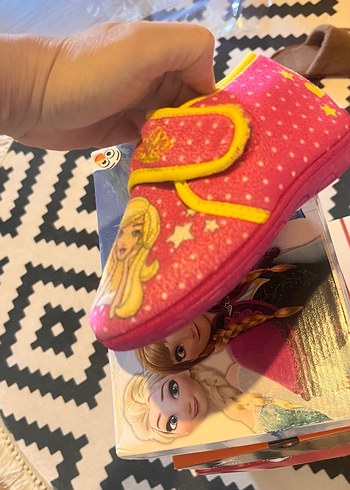 Kız Çocuk Pembe Baskılı Kaydırmaz Terlik - Görsel 5