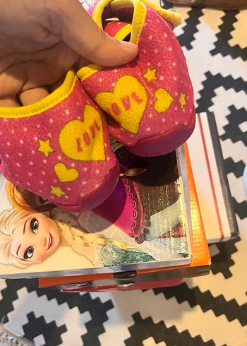 Kız Çocuk Pembe Baskılı Kaydırmaz Terlik - Görsel 3