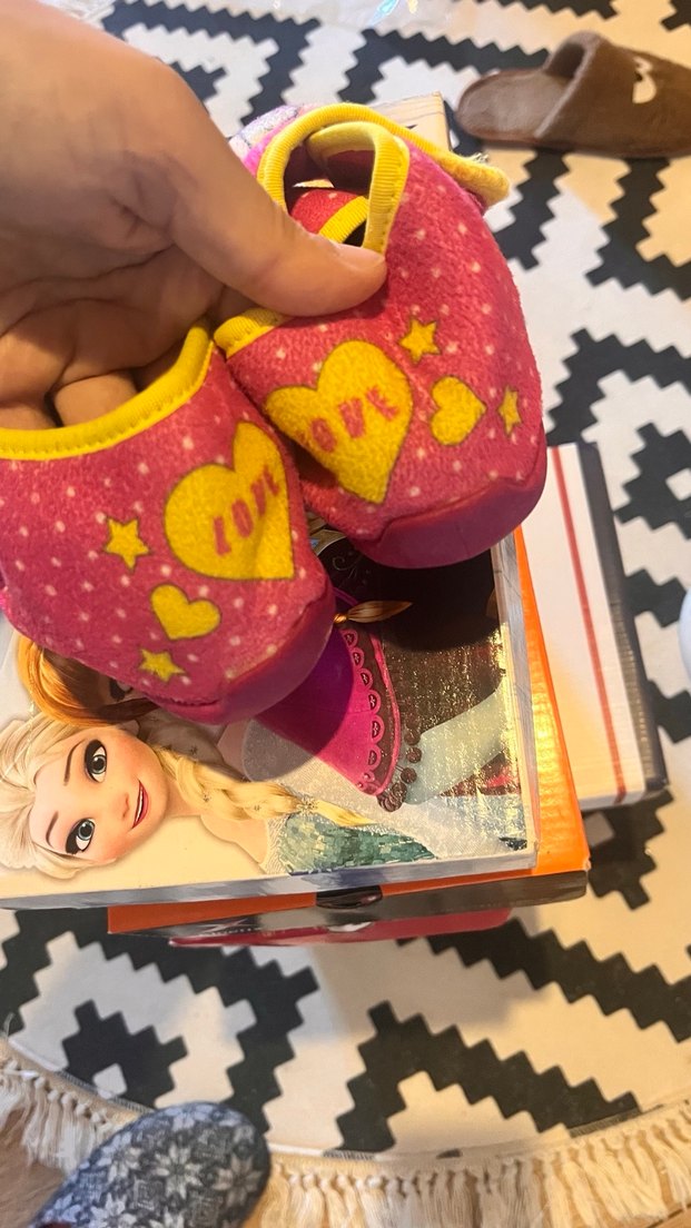 Kız Çocuk Pembe Baskılı Kaydırmaz Terlik - Görsel 3