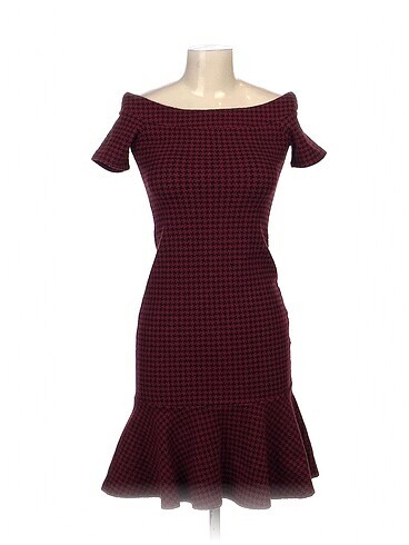 PreLoved Kısa Elbise %70 İndirimli.