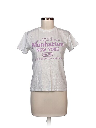 Defacto T-shirt %70 İndirimli.