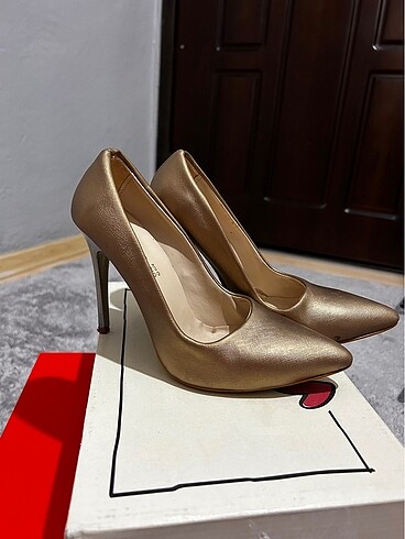 37 Beden STILETTO