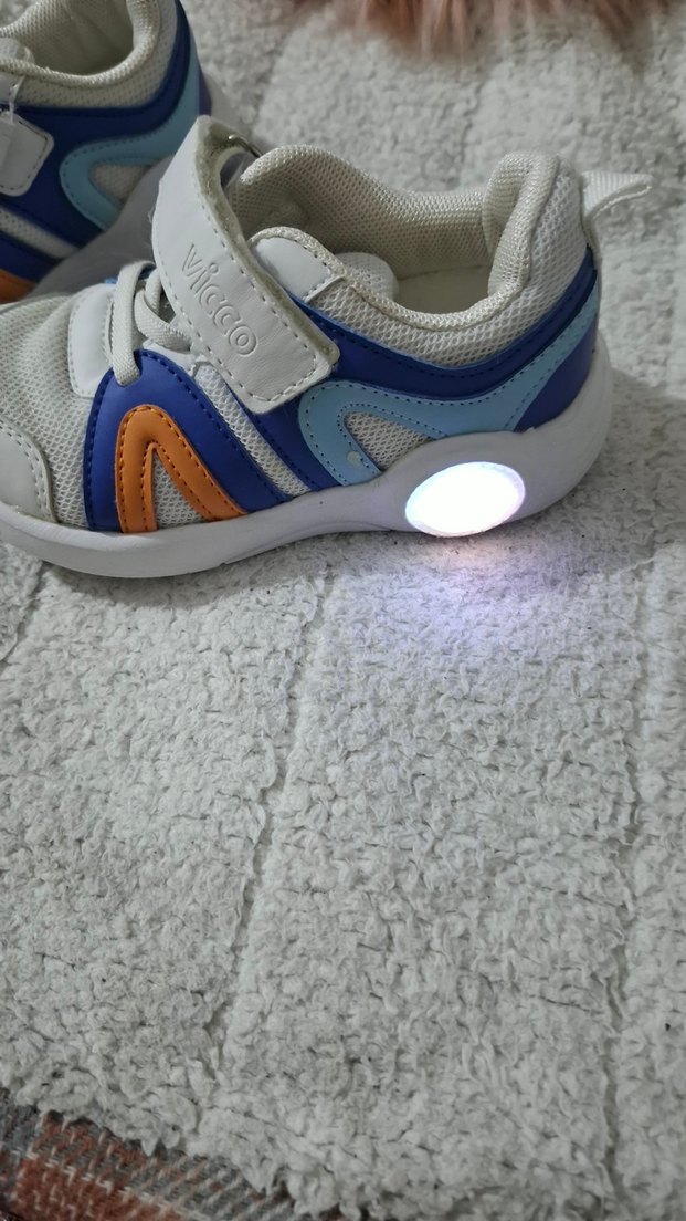 Beyaz ışıklı Erkek Çocuk Spor Ayakkabı Vicco - Görsel 2