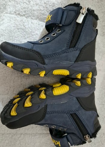 Koyu Mavi Nakışlı Erkek çocuk Botları - Görsel 3