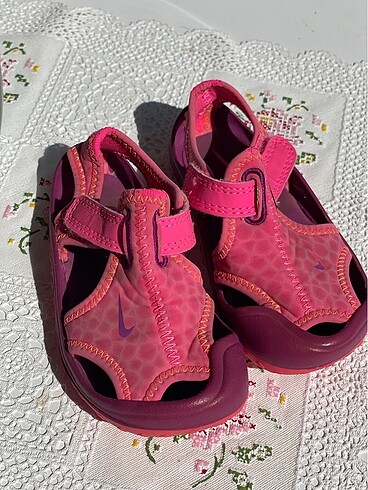 22 Beden pembe Renk Nike bebek sandalet