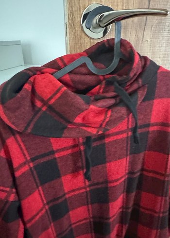 Kırmızı Ekose Desenli Kadın Kapüşonlu Sweatshirt - Görsel 2