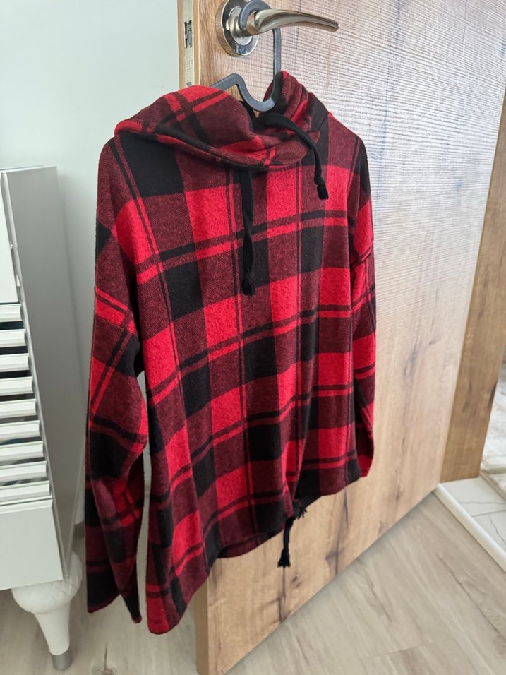 Kırmızı Ekose Desenli Kadın Kapüşonlu Sweatshirt - Görsel 3