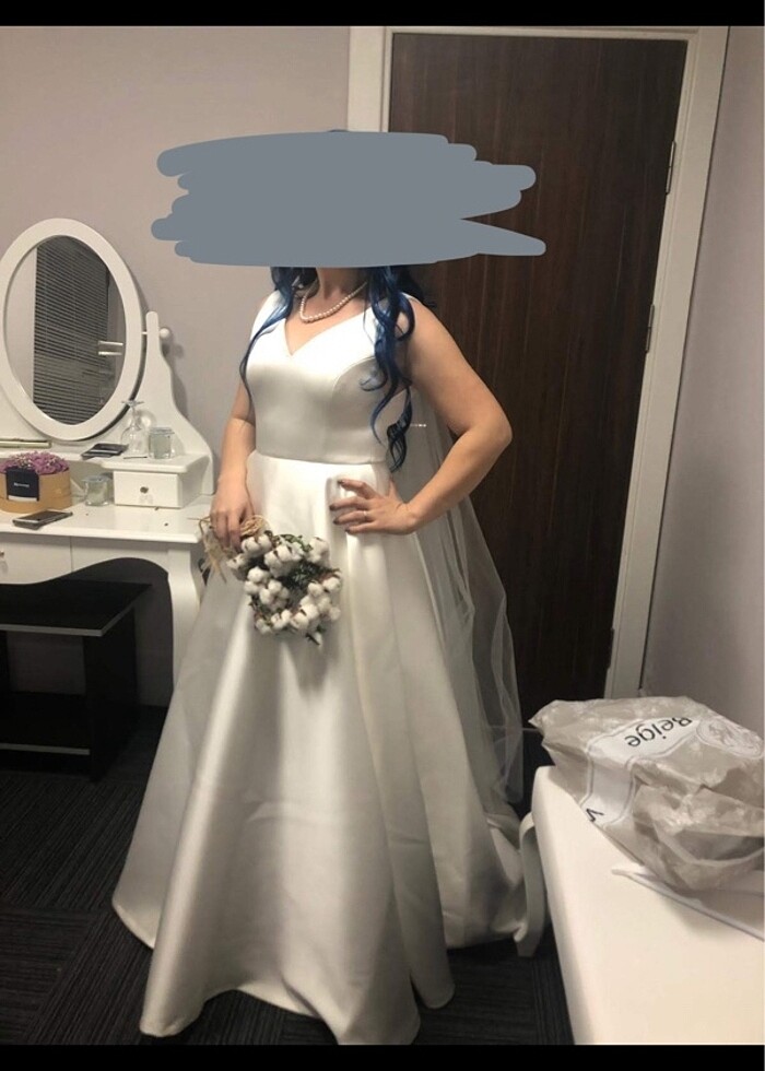 Özel tasarım minimalist saten gelinlik - Görsel 3