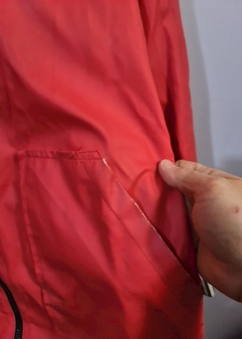 Kırmızı Parlak Kapüşonlu Kadın Yağmurluk - Görsel 7