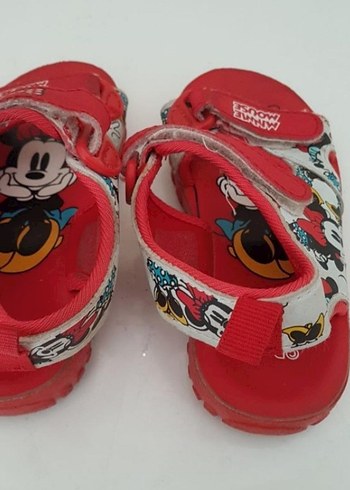 27 Beden Kız Çocuk Minnie Mouse Desenli Kaydırmaz Bantlı Sandalet