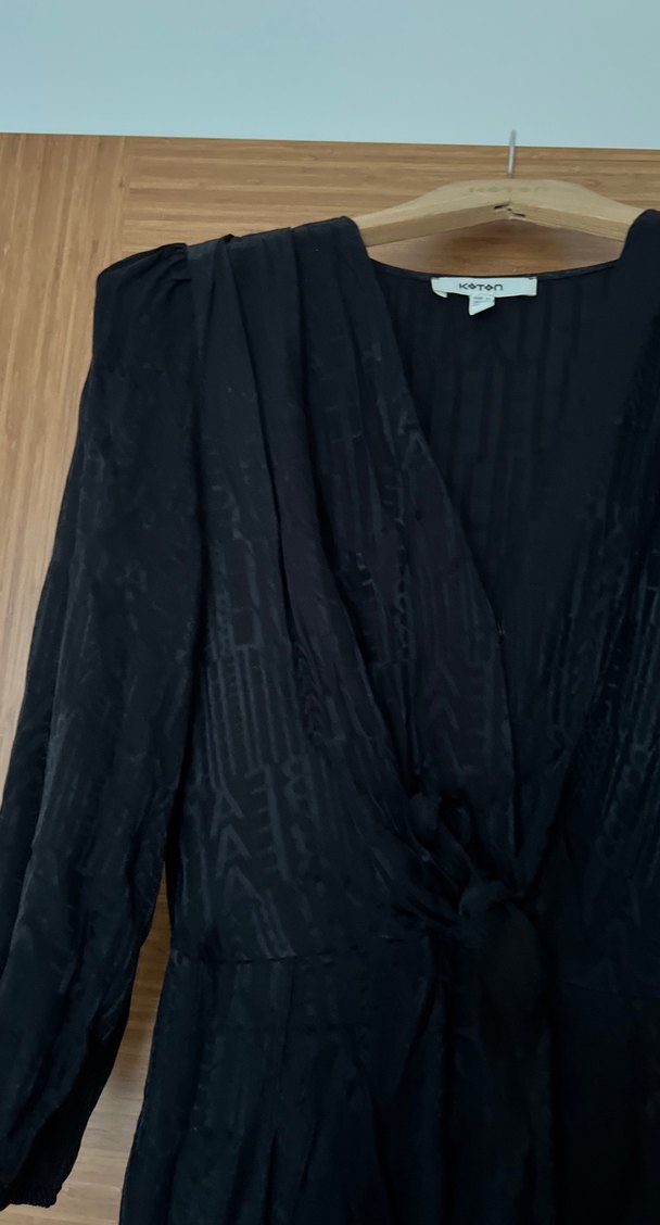 Siyah V Yaka Uzun Keten Elbise - Görsel 3