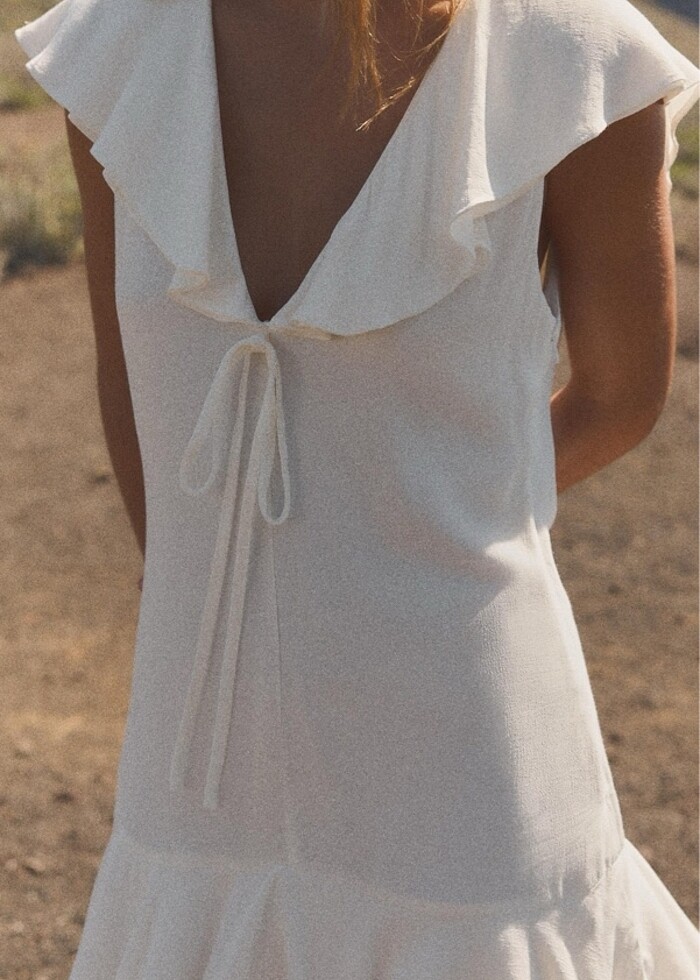 Fiyonklu fırfırlı kısa elbise - Görsel 2