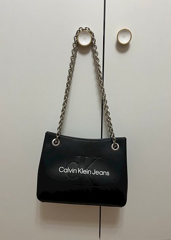  Beden Calvin klein jeans Zincirli Siyah Deri Kadın Çanta