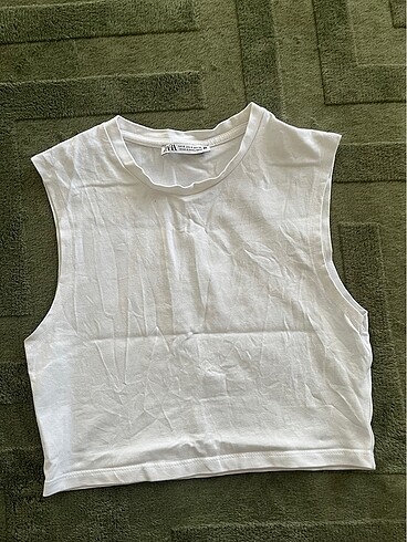 Zara beyaz ve haki crop top üst