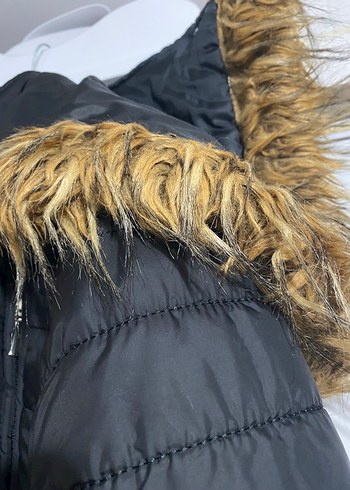 Kürk Detaylı Siyah Kadın Kışlık Ceket - Görsel 4