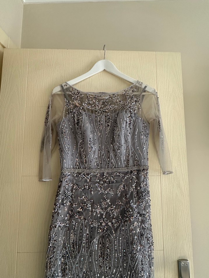 Özel dikim işlemeli gri abiye tuvalet - Görsel 4