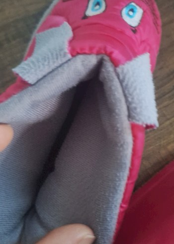 Kız Çocukları için Pembe Nakışlı Sıcak Terlik - Görsel 6