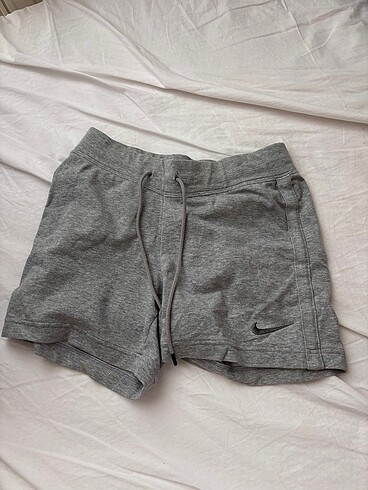 nike sort