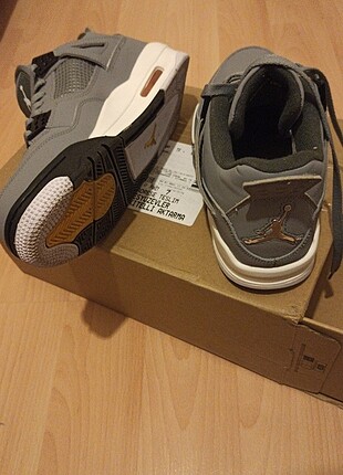 Nike air jordan 4 retro