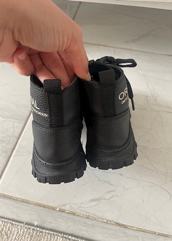 28 Beden Çocuk Siyah Baskılı Kauçuk Bot
