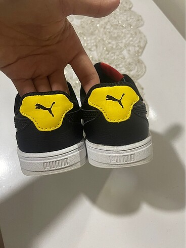 28 Beden siyah Renk Puma spor ayakkabı