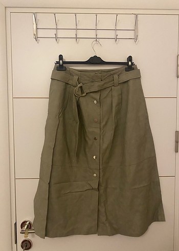 Zara Bej Süet Kemerli Uzun Etek