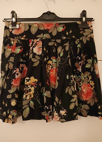 Çiçek Desenli Piliseli Mini Etek - Görsel 2