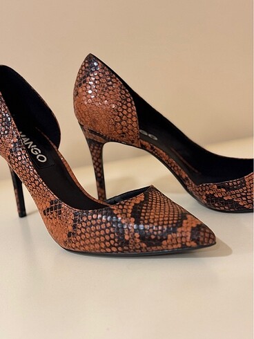 Mango Yılan Derisi Stiletto