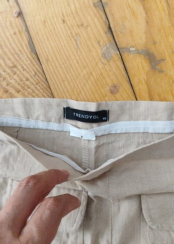 Düğmeli Bej Keten Hamile Şortu - Görsel 2