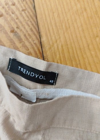 Düğmeli Bej Keten Hamile Şortu - Görsel 3