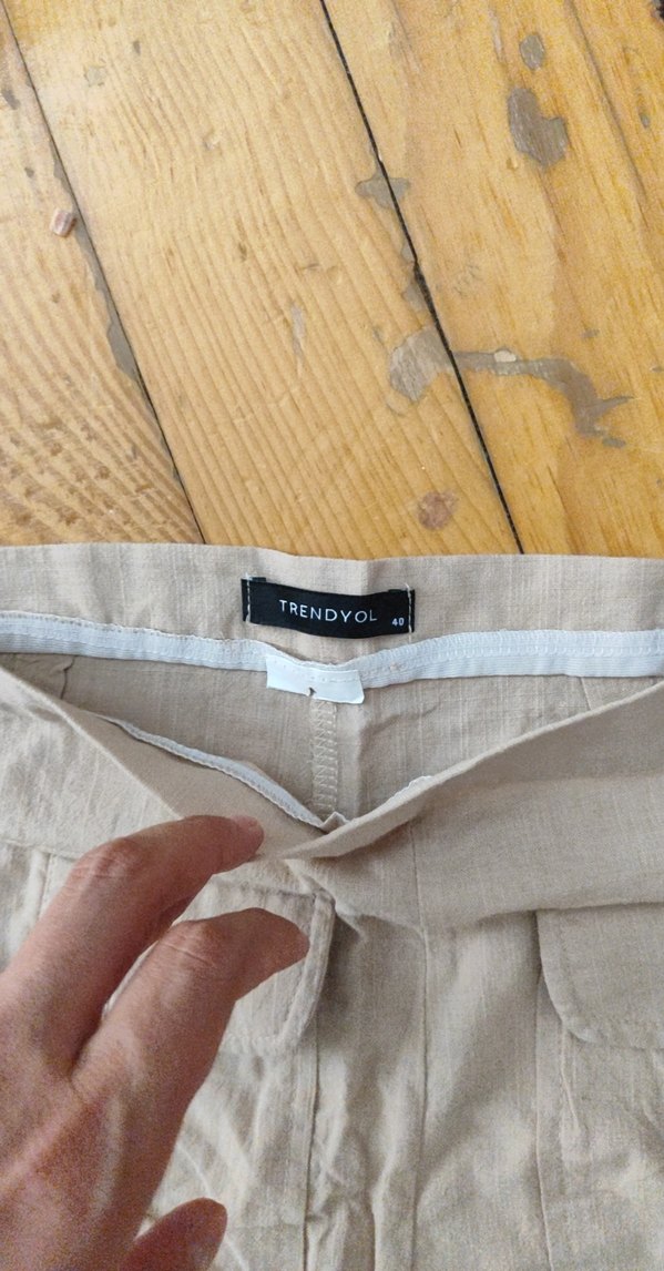 Düğmeli Bej Keten Hamile Şortu - Görsel 2