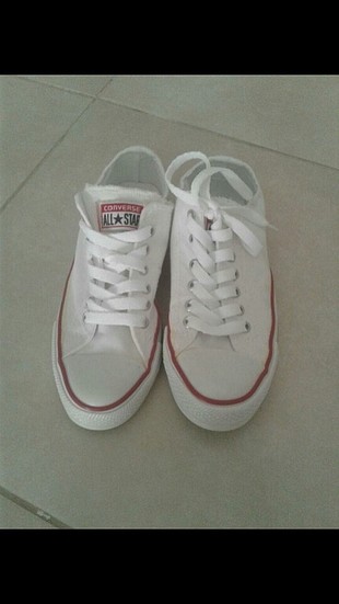 Beyaz Converse